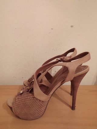 GUESS - sandalias tacón beige 37