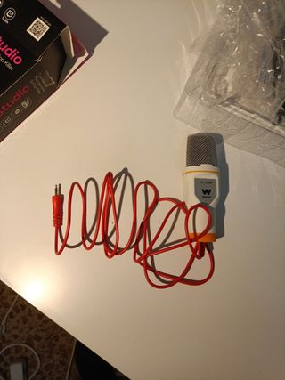 Micrófono con trípode