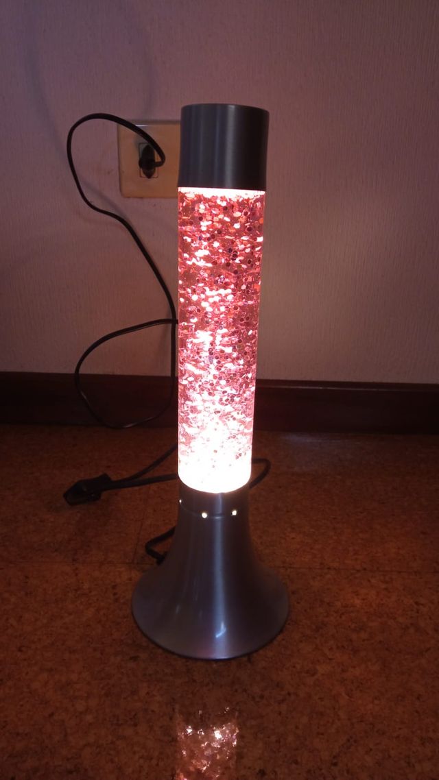 Lampada lava con glitter rosa
