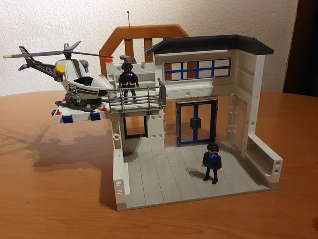 Oficina de policía de playmobil