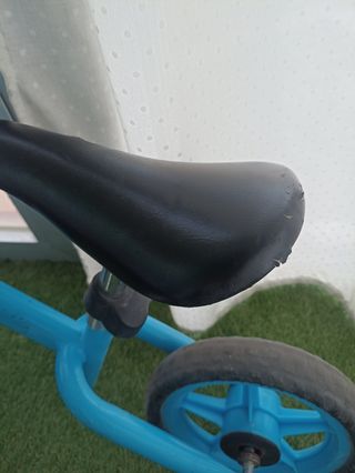 Bicicleta sin pedales.Equilibrio