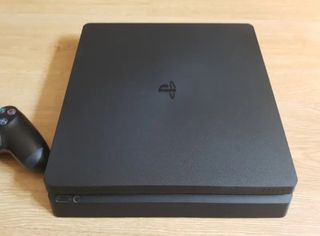 PS4 SLIM 1TB