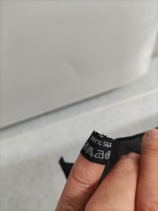 Pañuelo negro y gris de seda 100x100