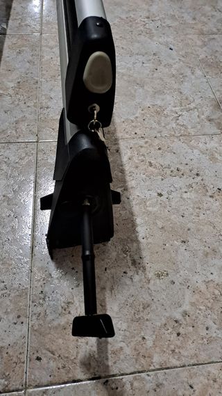 Barras techo y portaesquis A8