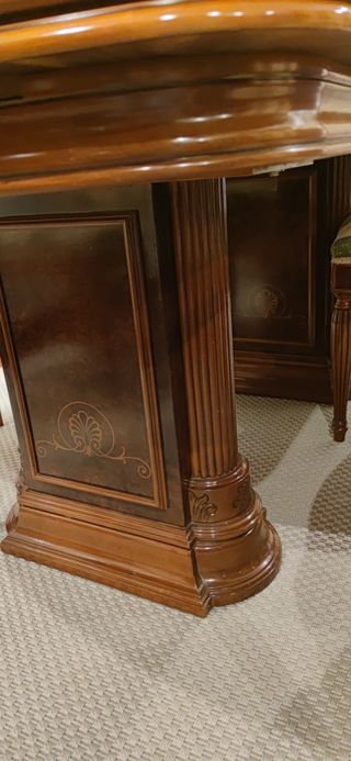 Mesa de comedor y sillas