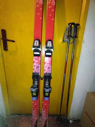 Esquís Salomón + bastones