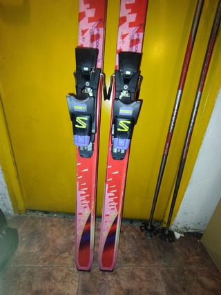 Esquís Salomón + bastones