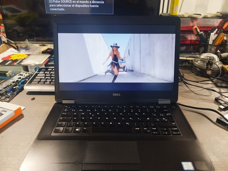 ➤ Portátil Dell E5470 con procesador Intel i5 afbeelding 2