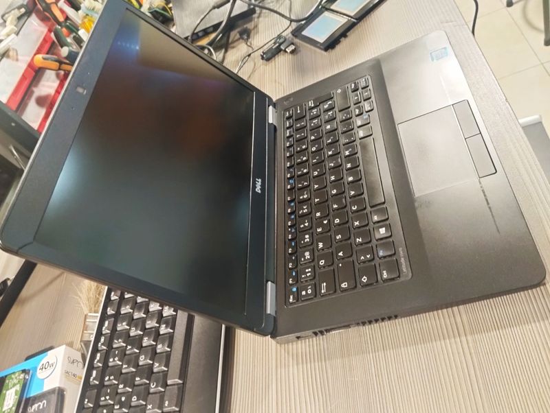 ➤ Portátil Dell E5470 con procesador Intel i5 afbeelding 7