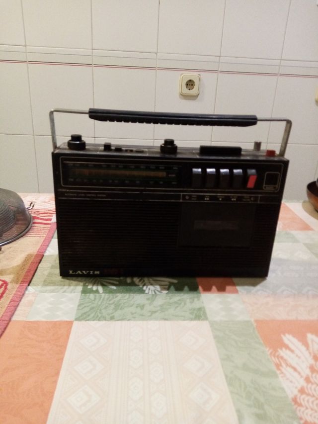 RADIO CASSETTE