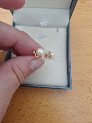 Pendientes de oro con perla cultivada