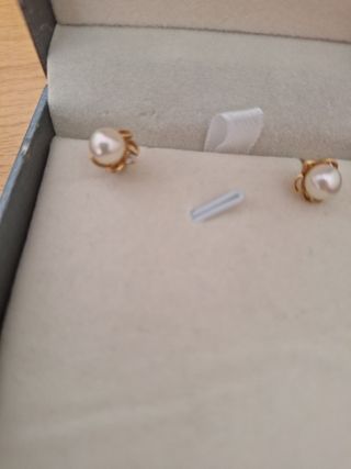 Pendientes de oro con perla cultivada