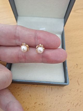 Pendientes de oro con perla cultivada