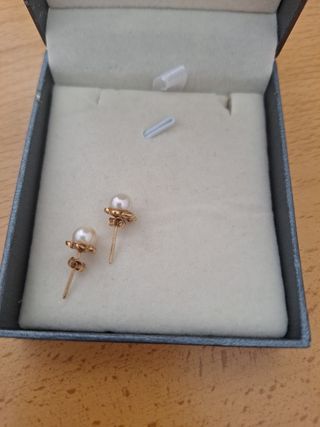 Pendientes de oro con perla cultivada