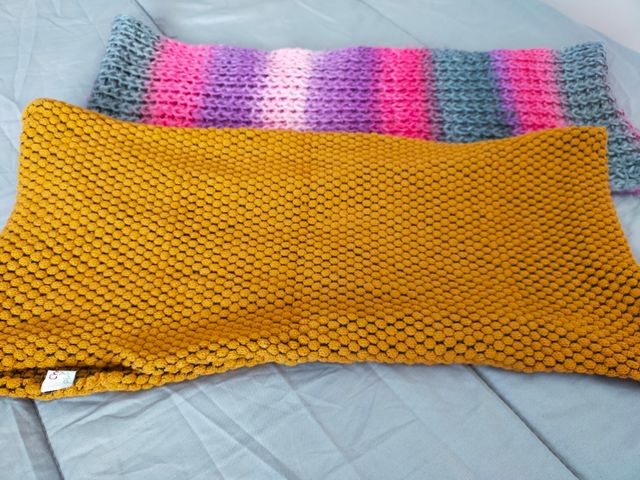 Cuellos bufandas a 3 euros cada una