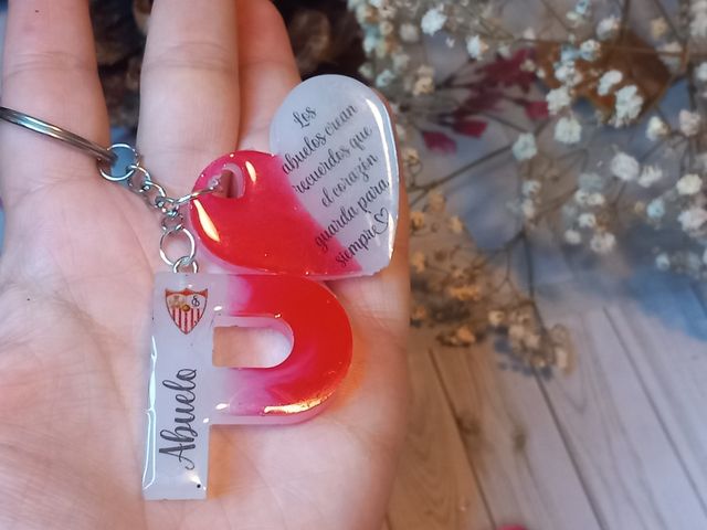 Llavero inicial + corazón 