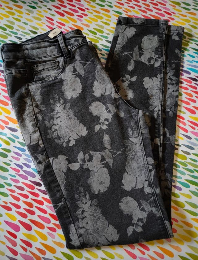 Pantalón estampado rosas grises Zara S