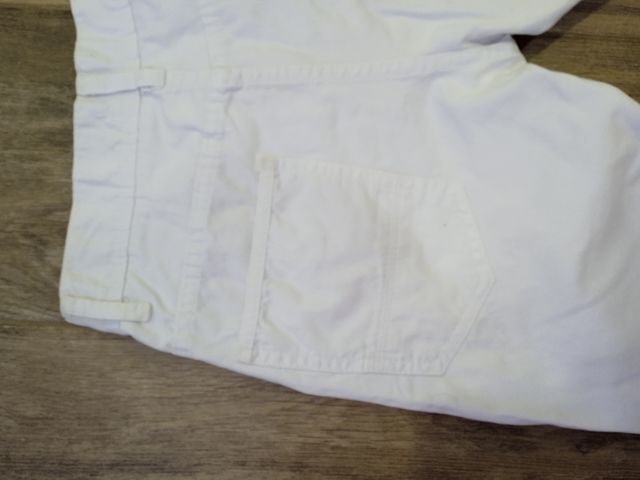 Lote de dos pantalones y una camiseta