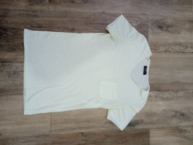 Lote de dos pantalones y una camiseta