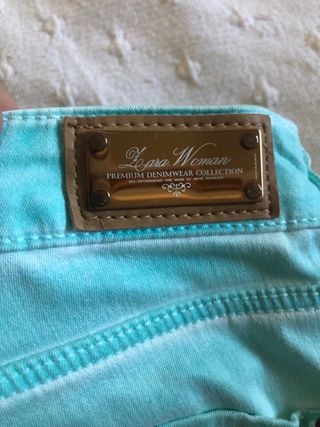 pantalon azul turquesa efecto encerado