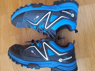 Botas montaña Neakpeak. T.38.