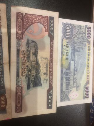 5 billetes Asiaticos