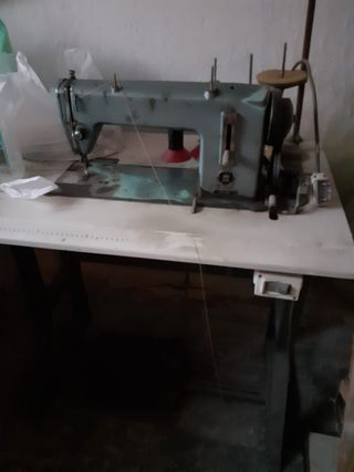 Maquina Antigua de coser Alfa