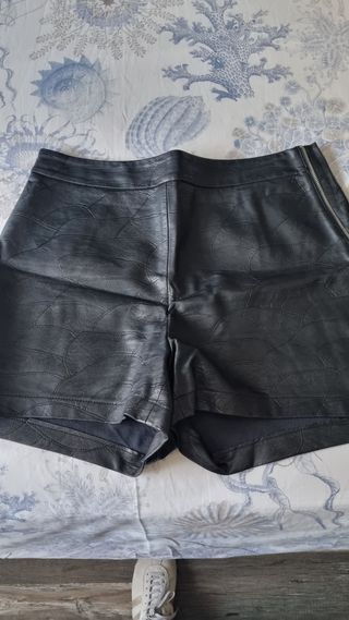 Pantalon zara cuero m