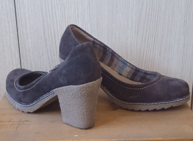 Zapatos de ante marrones, talla 40