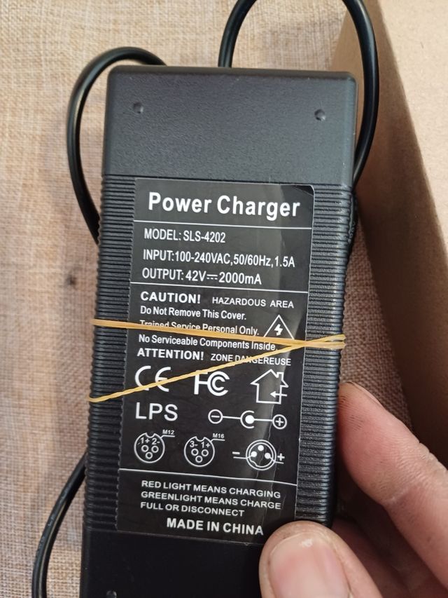 Cargador de patinete