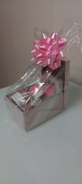 Cesta de cosméticos rituals