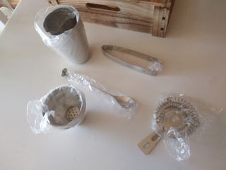 Set coctelera con mueble estantería