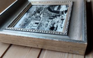 * Cuadro con azulejo pintado con paisaje de puente