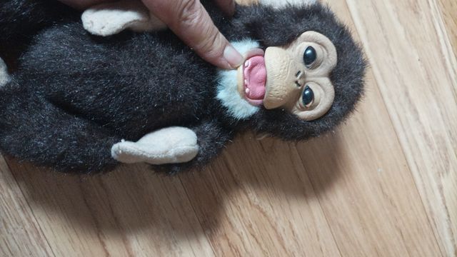 Muñeco fur real interactivo mono hasbro