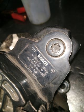 Bomba alta presión Volvo 8689590