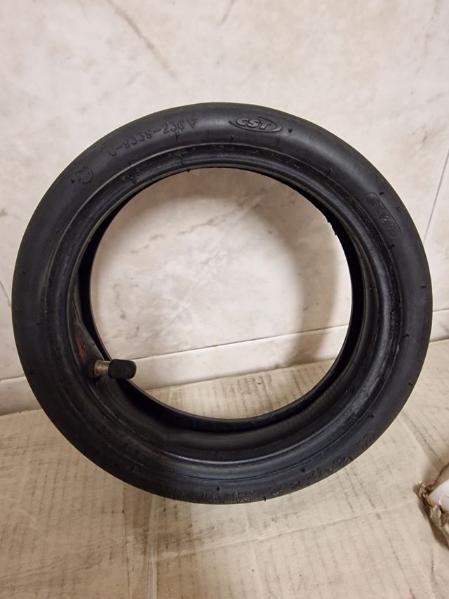 Neumático patinete usado 8 1/2 x 2
