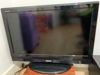 Televisor LCD 32” Toshiba Regza 32AV615DG