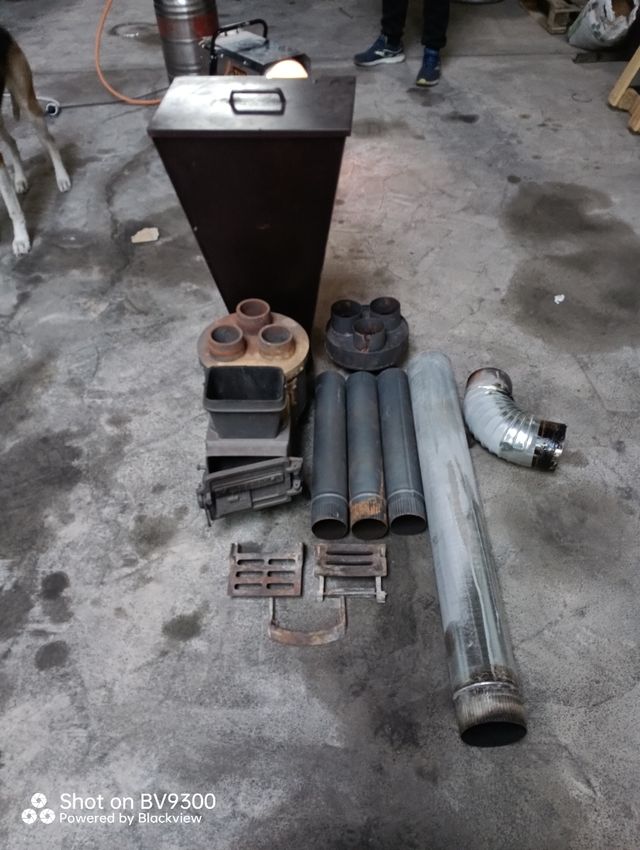 Estufa de pellets y hueso de aceituna