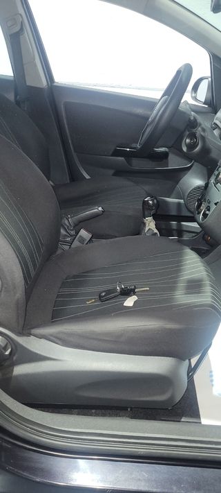 Opel Corsa 2010 NO NEGOCIABLE pegatina C financial
