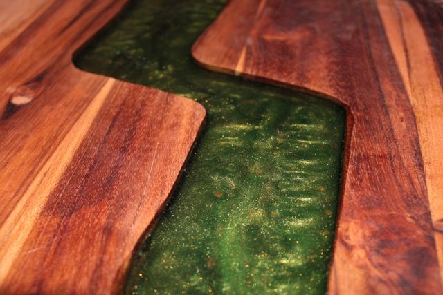 Tavolino in resina e legno di teak