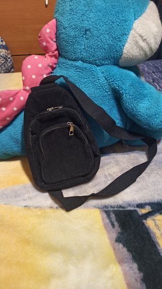 Mochila cruzada pecho juvenil.llaves/teléfono 