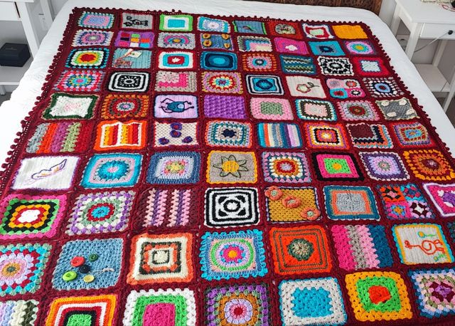 Manta forrada con funda.