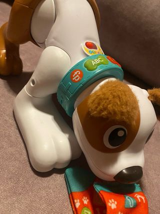 Perrito gatea y juega de juguete Fisher-Price