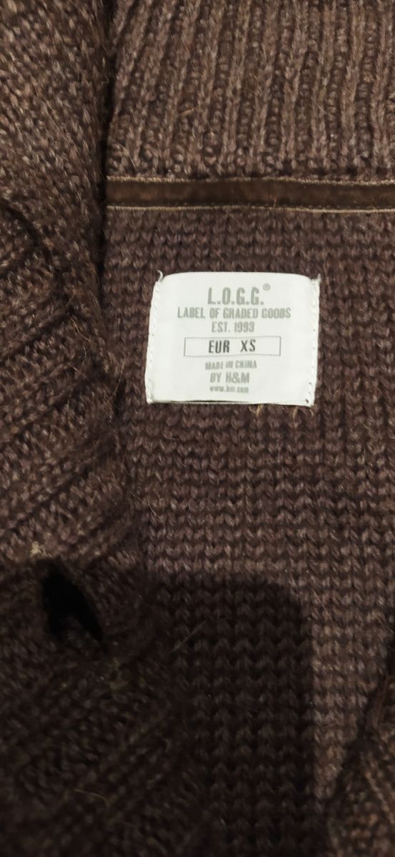 Gilet in lana marrone con bottoni in cu