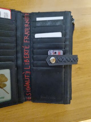 Monedero desigual "love" 