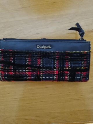 Monedero desigual "love" 