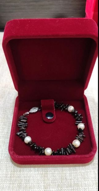 Pulsera coral negro y perlas cultivadas