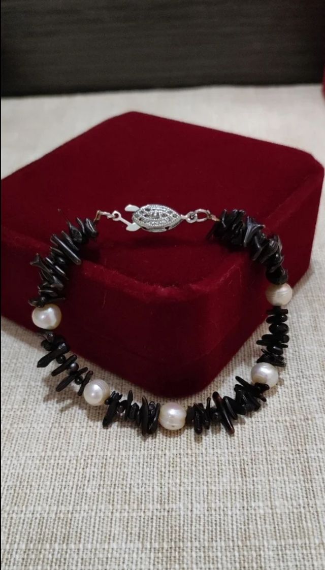 Pulsera coral negro y perlas cultivadas