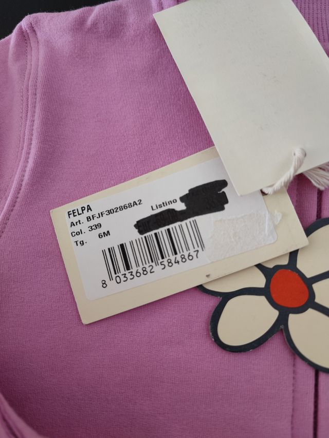 Camiseta y chaquetita sin estrenar 