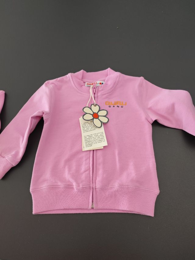 Camiseta y chaquetita sin estrenar 